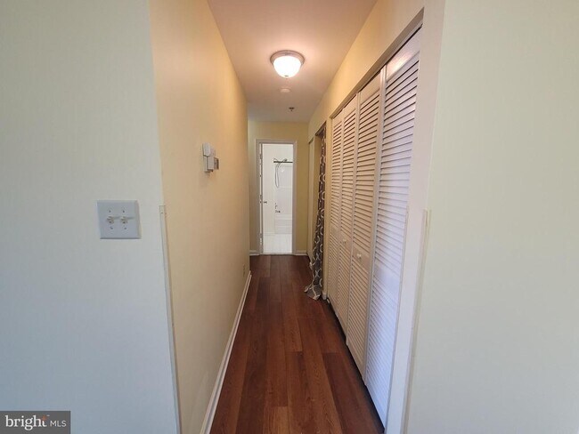 Building Photo - 33 Fern Oak Cir