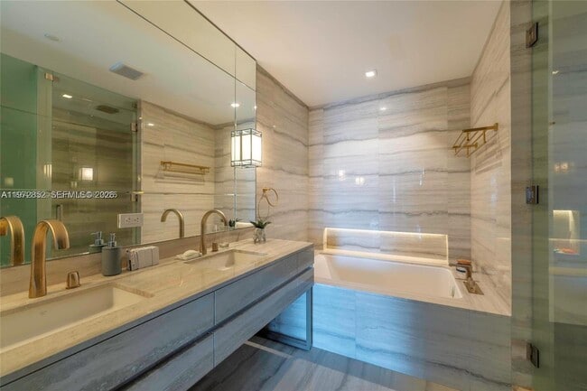 Building Photo - 18975 Collins Ave