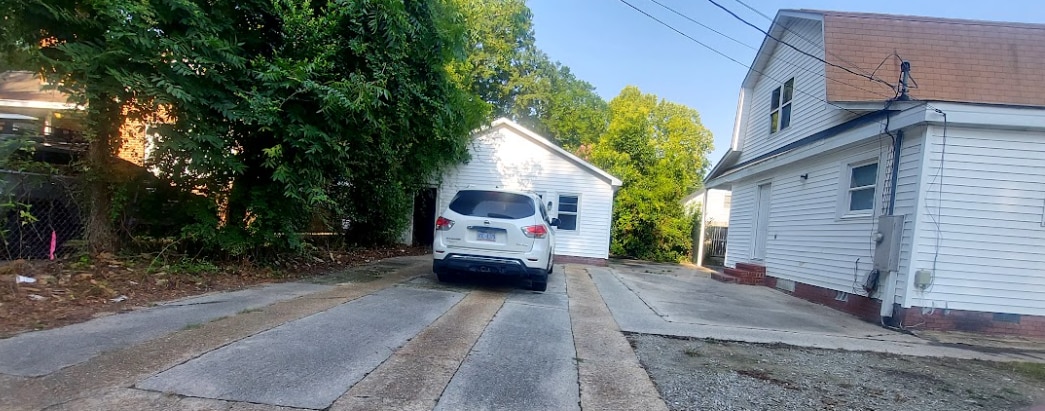 Building Photo - 1708 E 4th St