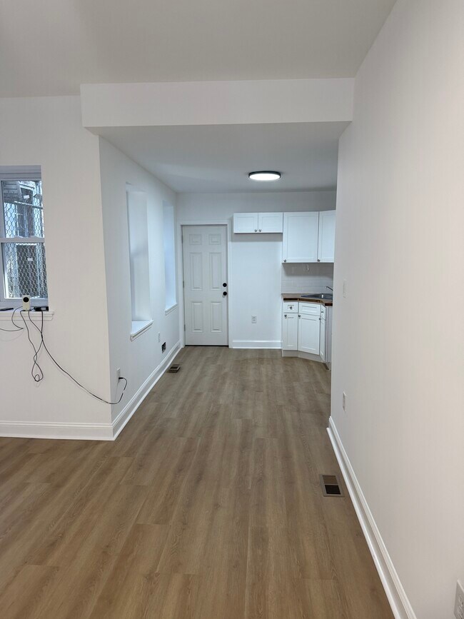 Building Photo - 2431 N Bancroft St