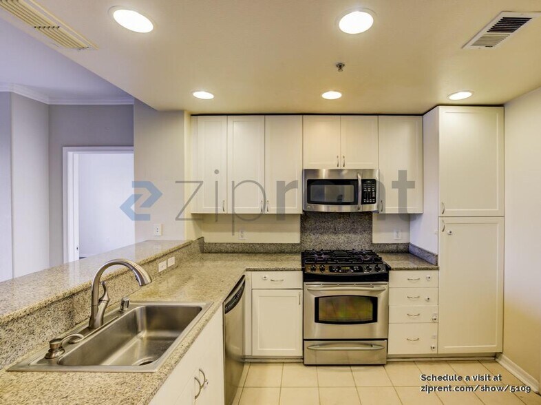 Building Photo - Unit 222