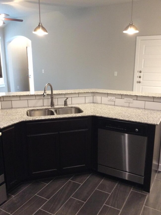Building Photo - LUXURY TOWNHOME LOCATED IN PECAN PARK, BASTROP, TEXAS!