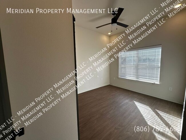 Building Photo - 5912 Erskine St