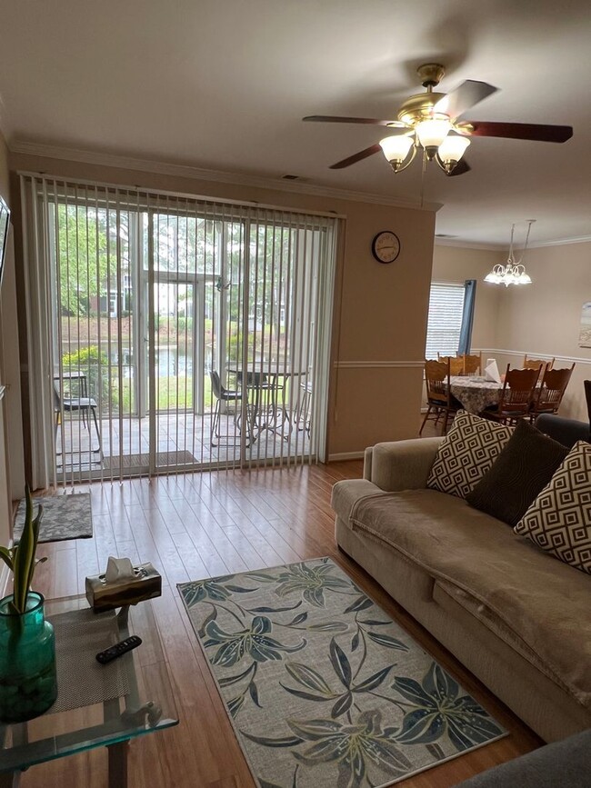 Building Photo - 2 bedroom 2 bath fully furnished 1st floor...