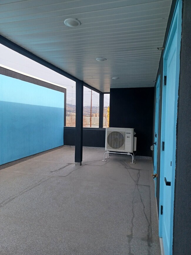Building Photo - 815 W 100 S