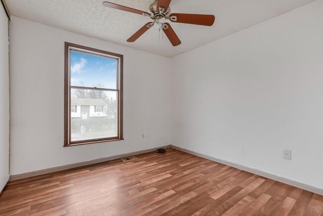 Building Photo - 2543 Stonington Ave