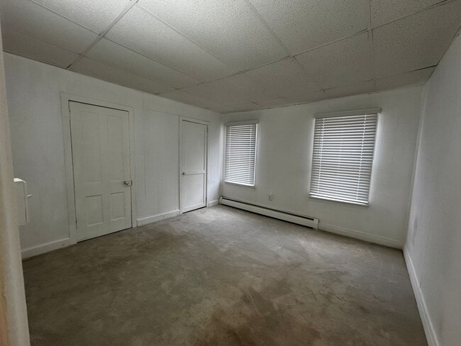Building Photo - 3 Bedroom Row Home