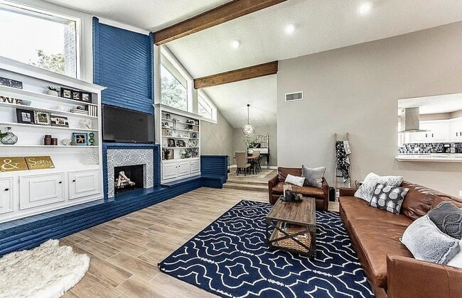 Building Photo - 3610 Lonniewood Dr