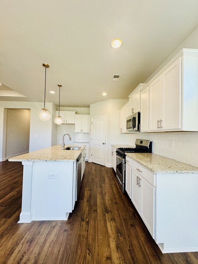 Building Photo - 2422 Capri Ct