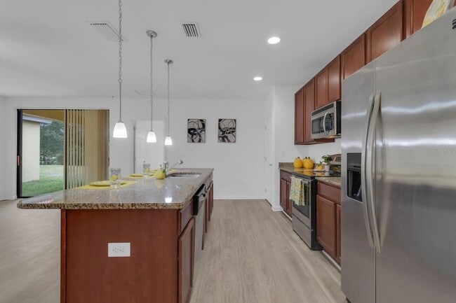 Building Photo - 2943 Casabella Dr