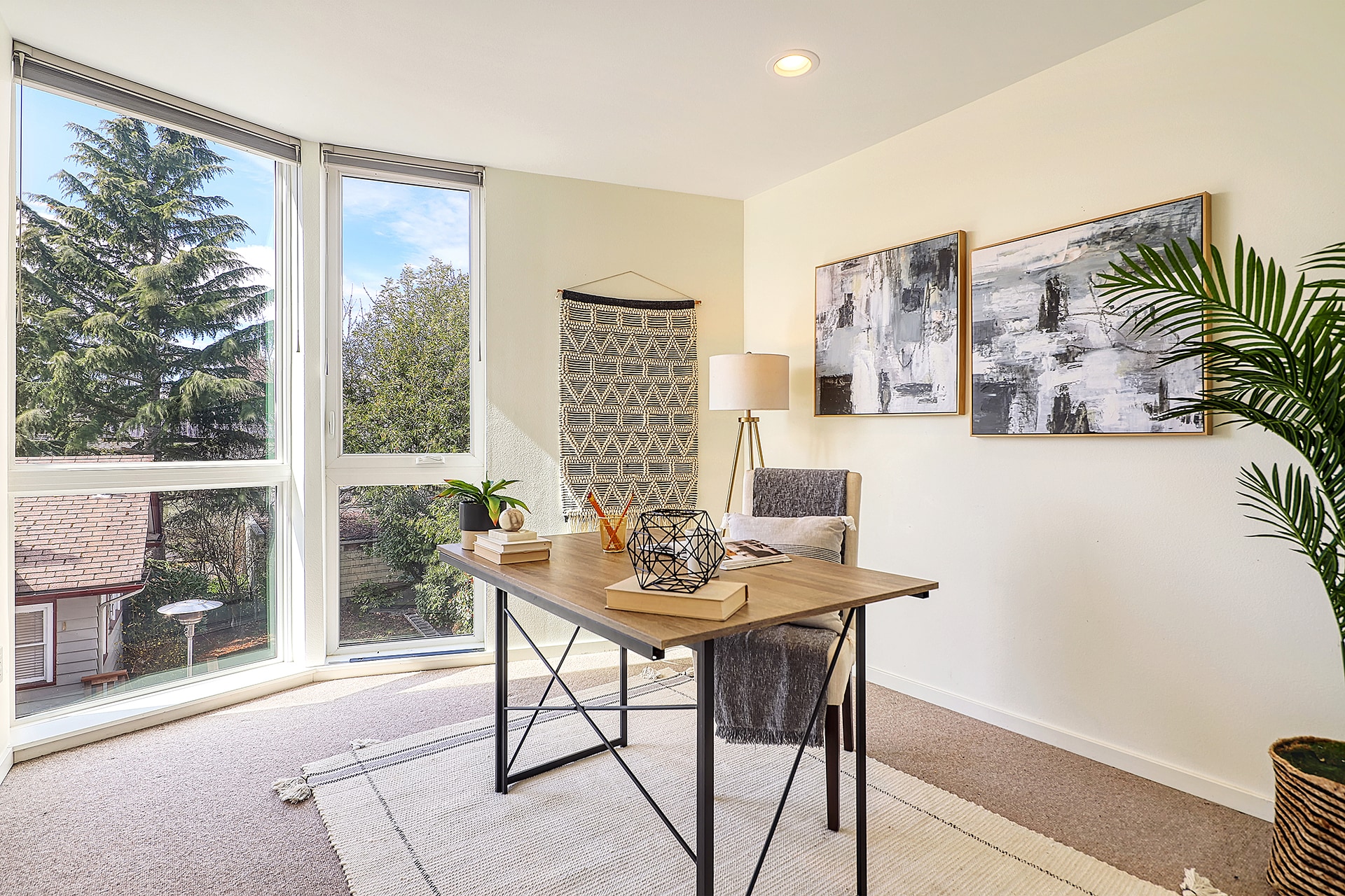 Sunny and bright secondary bedroom or office on the 3rd floor - 818 N 47th St