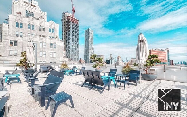 Building Photo - Luxury living - Great Deal - Massive space...