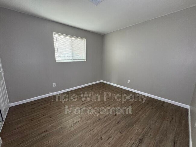 Building Photo - 3165 St Catherine St