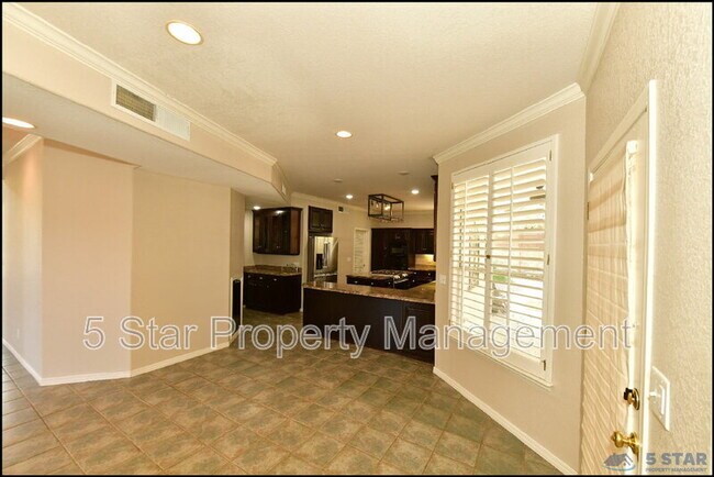 Building Photo - 6598 Eagle Ridge Dr