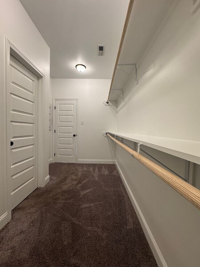 Building Photo - 234 Pumprock Dr
