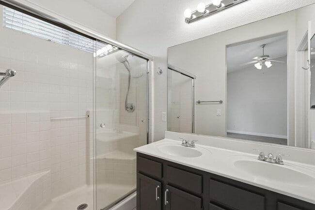 Building Photo - 6844 W Harrison St