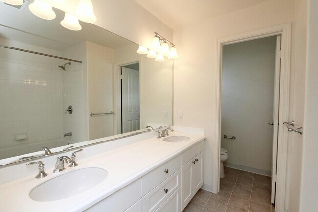 Building Photo - 91-1382-1382 Kaileolea Dr
