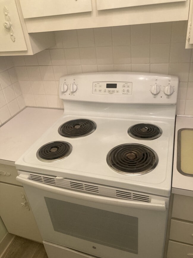 Building Photo - 2331 E Market St