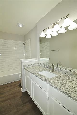 Building Photo - 6620 S Creek Dr