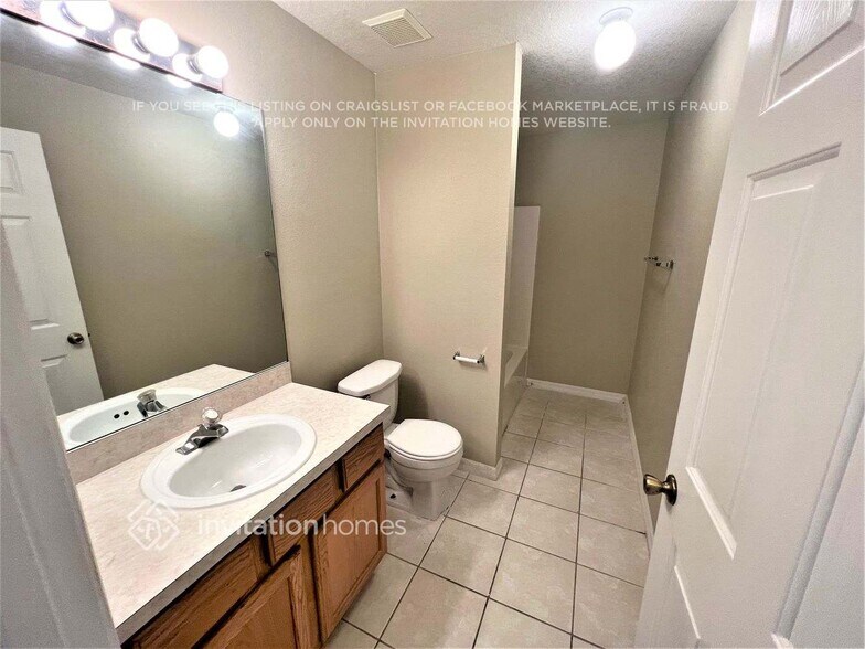 Building Photo - 2759 Kingsdale Dr