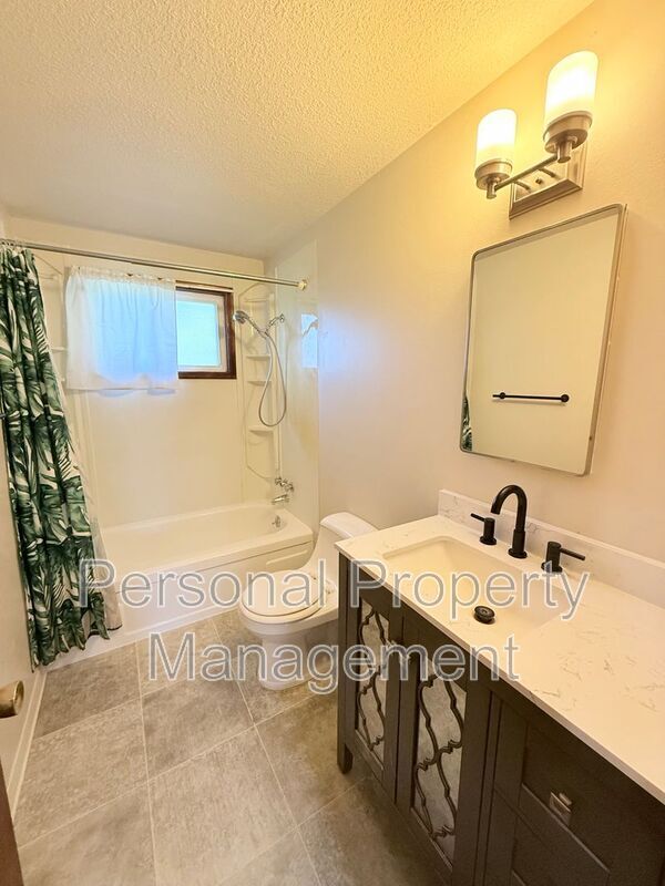 Building Photo - 700 Garrison Terrace