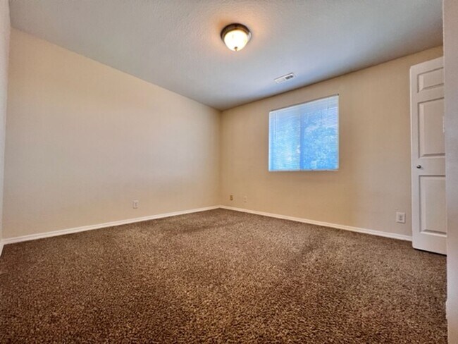 Building Photo - 6529 W Douglas St