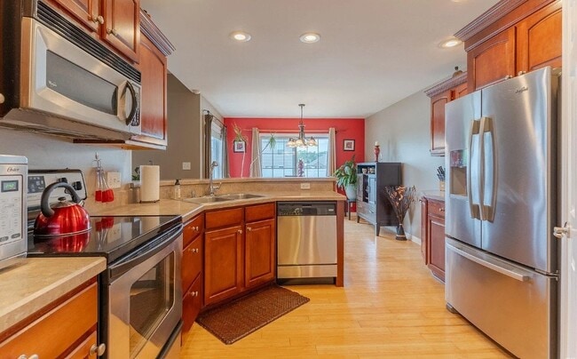 Building Photo - 9142 Hartwell Dr