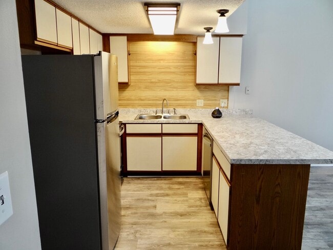 Building Photo - Beautifully Remodeled 2 Bed/2 Bath in Deer Creek @ Deerfield Surfside