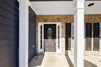 Building Photo - 34 Persian Ivy Way