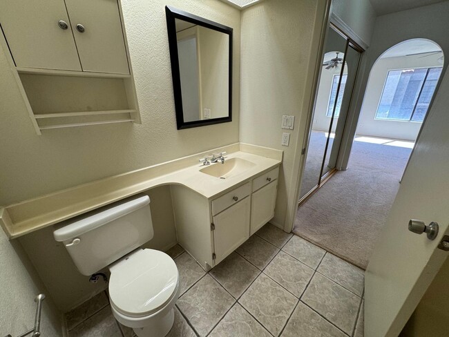 Building Photo - 1905 E University Dr