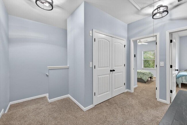 Building Photo - 256 Valley Xing