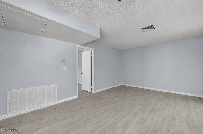 Building Photo - 4730 Nara Vista Way