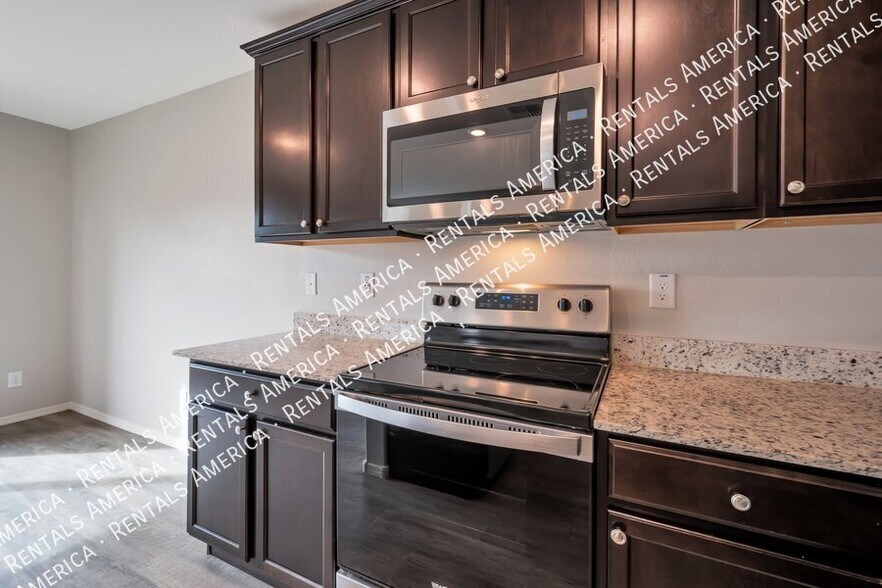 Building Photo - 495 W Geib Ave