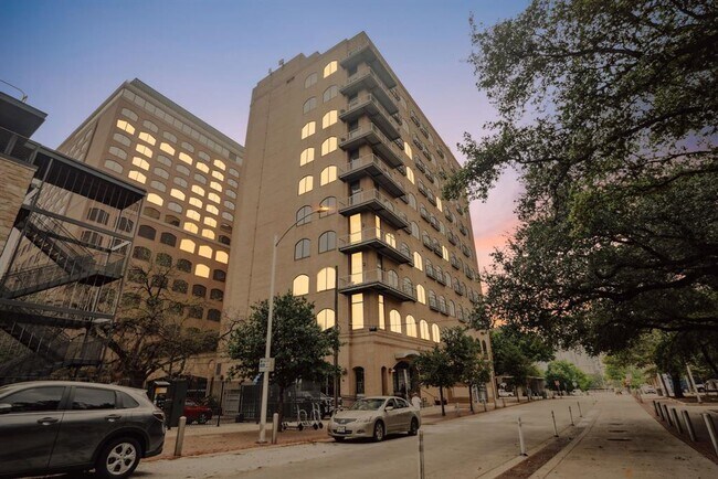 Building Photo - 507 Sabine St