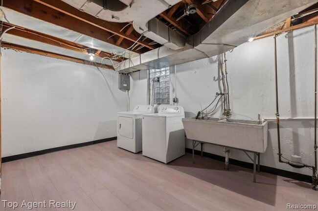 Building Photo - 1724 Graefield Rd