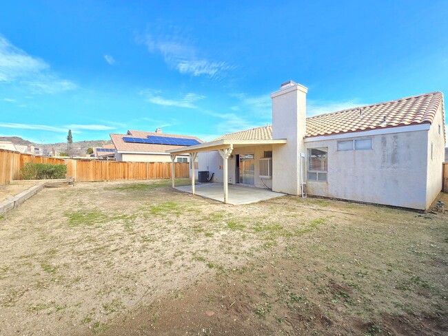 Building Photo - Beautiful 4-Bedroom / 2-bathroom Single-Family Home for Rent