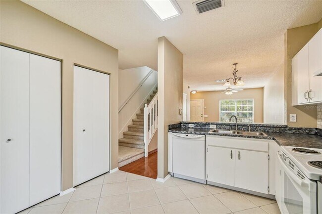 Building Photo - 6355 Bayside Key Dr