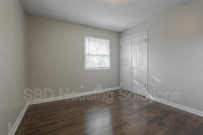 Building Photo - 6200 E 102nd Terrace