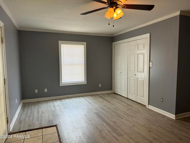 Building Photo - 528 Laurel St