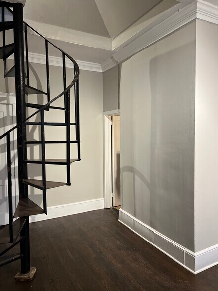 Building Photo - 1170 Monroe Dr NE