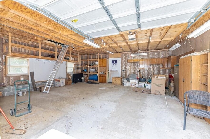 Building Photo - 472 Edwards Ct NW