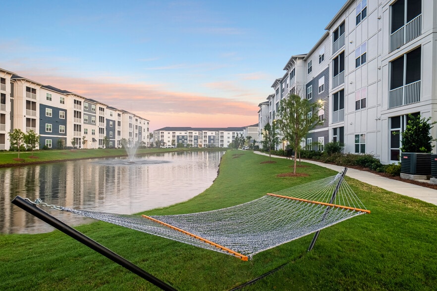 Building Photo - Sea Sound
