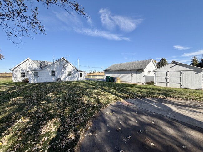 Building Photo - 2107 W Avalon Rd