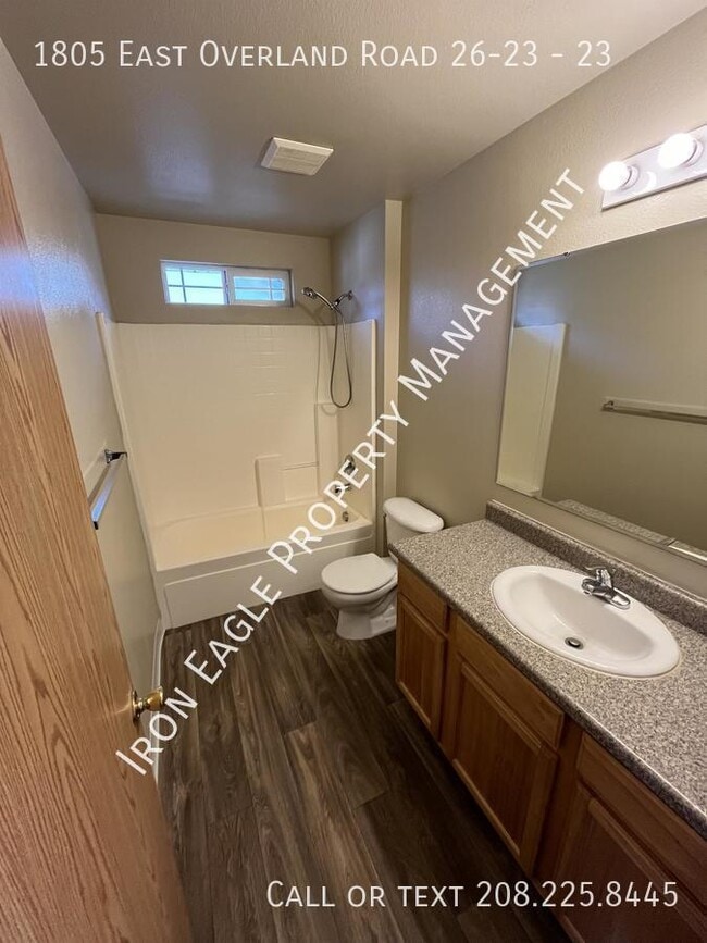 Building Photo - 1805 E Overland Rd