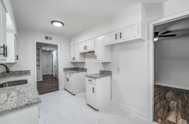 Building Photo - Bright, Comfortable 3BR/2BA Home in East Memphis — 1,400 Sq Ft!