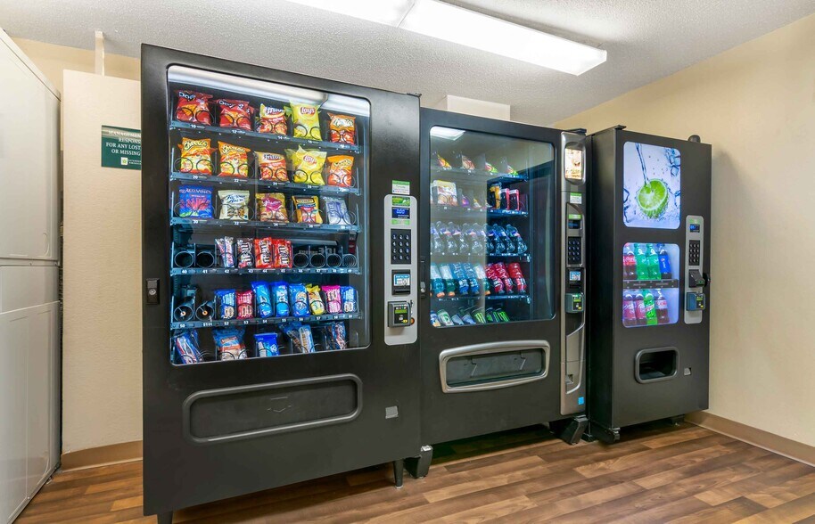 Building Photo - Furnished Studio-Kansas City - Airport - Plaza Circle