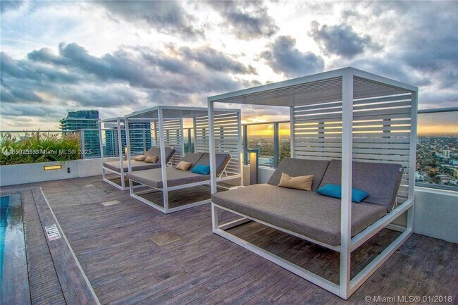 Building Photo - 1010 Brickell Ave