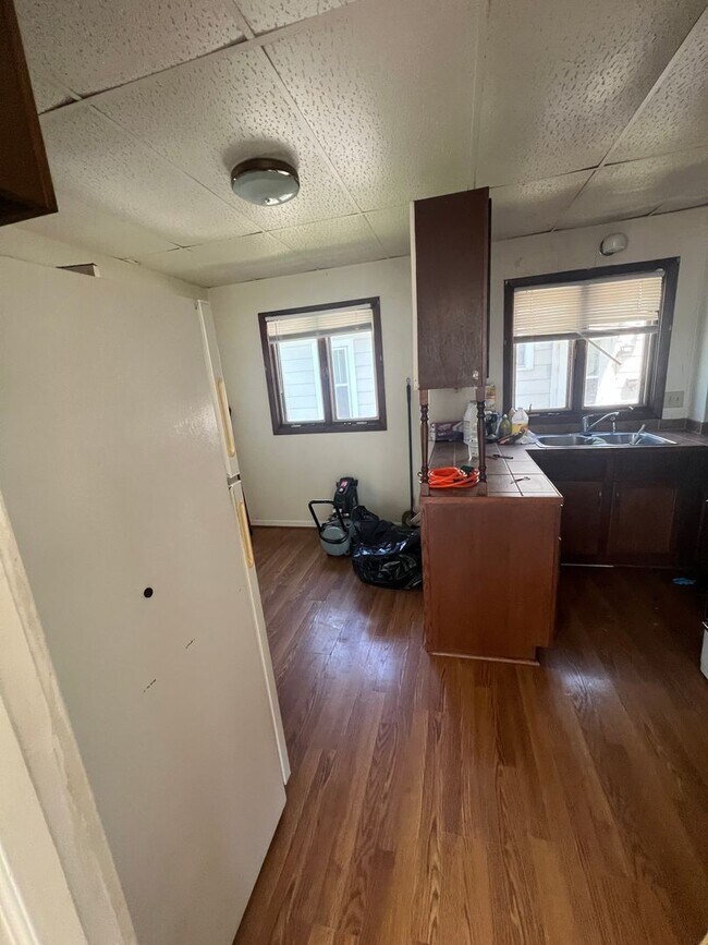 Building Photo - Click the “Apply Now” button or email wapmrentals@gmail.com for a prompt response.