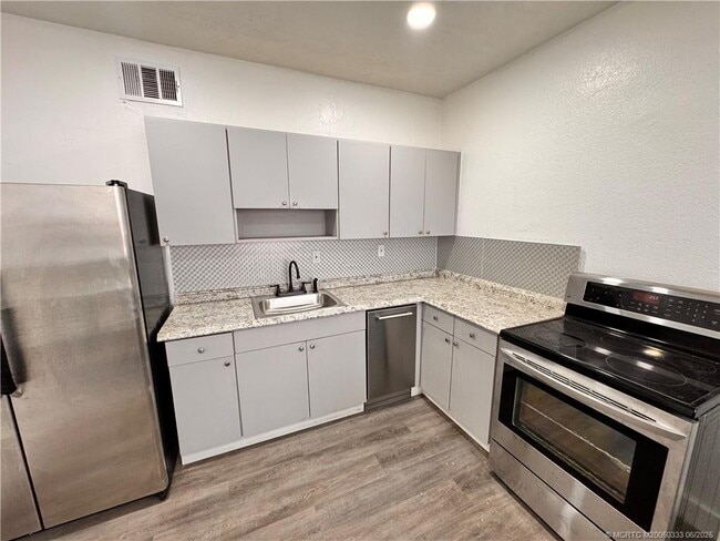 Building Photo - 1144 NW 30th St