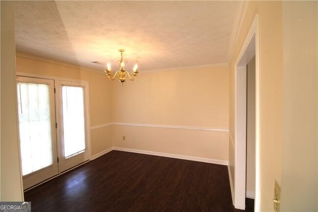 Building Photo - 2320 Ridgedale Dr SW